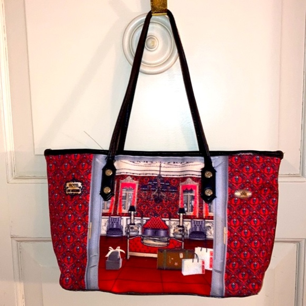 LOVE MOSCHINO AS IS hotel print red tote bag-inside ZIP pocket flawless interior - Picture 2 of 6
